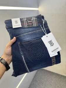 BURBERR-Y premium dark blue denim jeans straight fit lenght 41 B-24 code