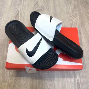 Nik.e Victori One Logo White Black Flip-Flop