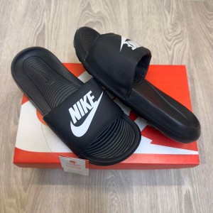Nik.e Victori One Black White Flip-Flop