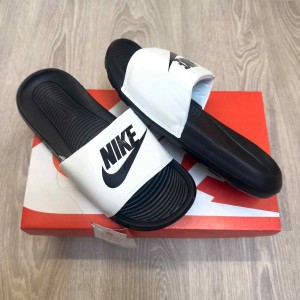 Nik.e Victori One White Black Flip-Flop