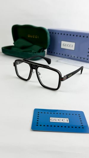 Gucci_black_plano_1295