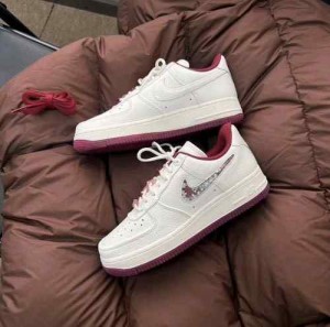 Nikee Airforce 1 valentines day semi ua 2551
