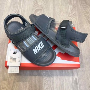 Nik.e Calm Adjust Grey White Sandal With Socks