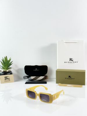 Burberry_WMNS_11089_Yellow_Black_DC