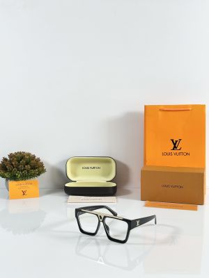 LV 1502 Gold Black Frame