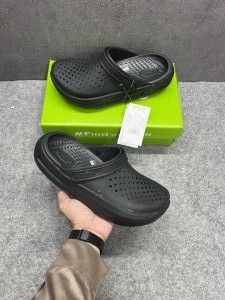 Croc.s inmotion clog all black