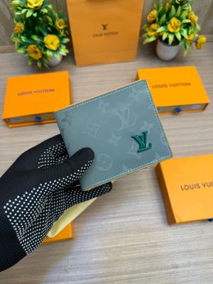LOUI S VUITTON  WALLET  V923