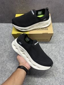 WMN Skecher.s Glide-Step Max Cushioning Black White 2031