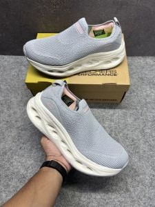 WMN skecheerrs  Glide Step Max Cushioning Grey White 2031