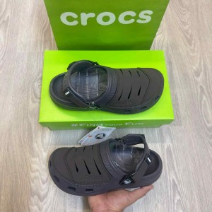 Croc.s Yukon Vista Premium Brown Clogs