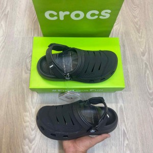 Croc.s Yukon Vista Premium Black Clogs
