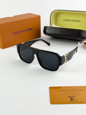 Loui_s_gold_black_2686