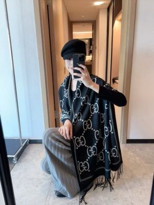 Gucc.i_GG_Monogram_Classic_Chain_Link_Black_White_Wool_Pashmina_With_OG_Box_With_Carry_Bag