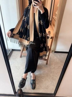 Herme.s_Classic_H_Monogram_Reversible_Black_Tan_Wool_Pashmina_With_OG_Box_With_Carry_Bag