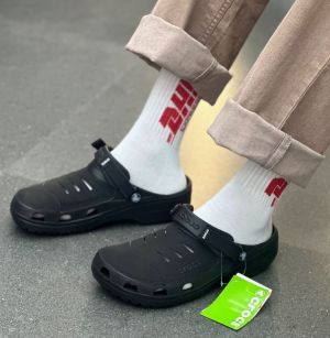 Croccs Yukon Clogs Black