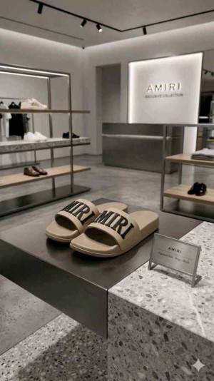 Amirii Embossed Slide Brown