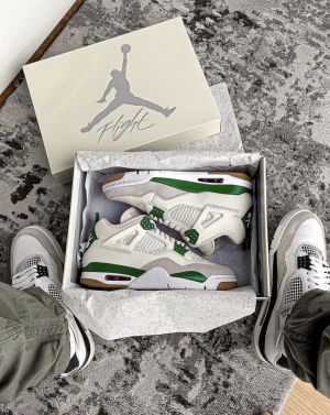 Nikke Air Jordan 4 X SB Pine Green Semi UA