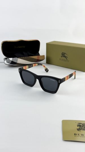 Burberr_signature_black_2818