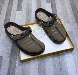 Croccs Yukon Clog Brown