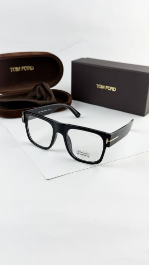 Tomfor_black_plano _1288