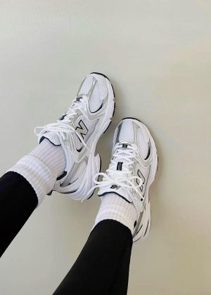 WMN NEWW BALANCE 530 WHITE NAVY FIX