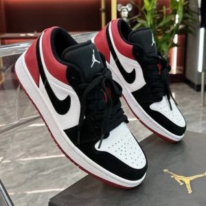 Nikke Air Jordan 1 Low Black Toe