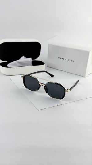MARC JACOBS GOLD BLACK 6008