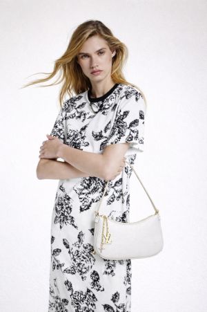 Loui Vuitton pochette bloom with box 6150