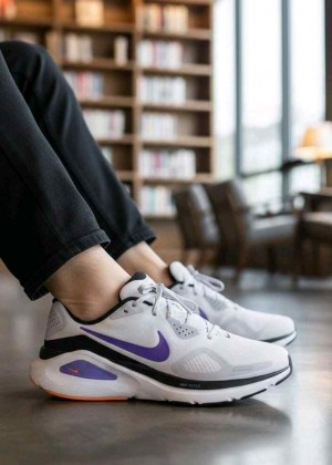 Nikee Air Zoom Structure two tone 610