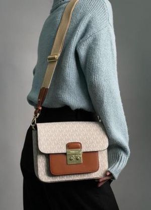 Michael kor loan editor medium bag with box 6343