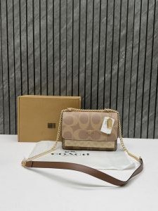 Coacch Klare Highend ShoulderBag With OriginalBox & DusTCover Metal Tag