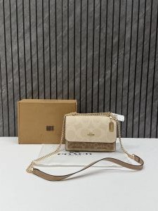 Coacch Klare Highend ShoulderBag With OriginalBox & DusTCover Metal Tag