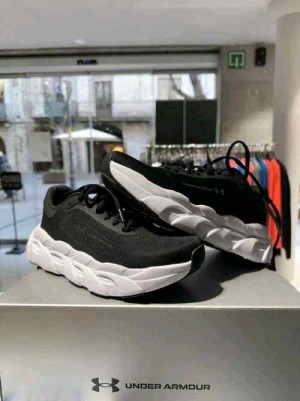 Underr Armour Halo Runner 676