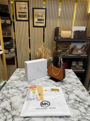 Michael Kor Mk Signature Chain Shoulder Bag With Leather Trim (Coffee Brown)(62306)