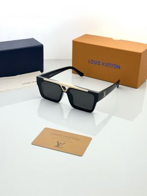 Loui Vuitton 1984 golden black