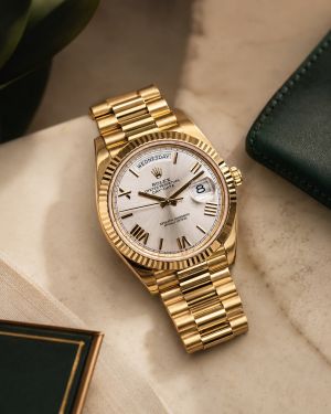 Rolee_x Oyster Perpetual Day Date 40 Battery Gold-White