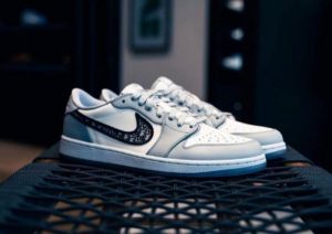 air jordan retro 1 low semi ua (minor stain)