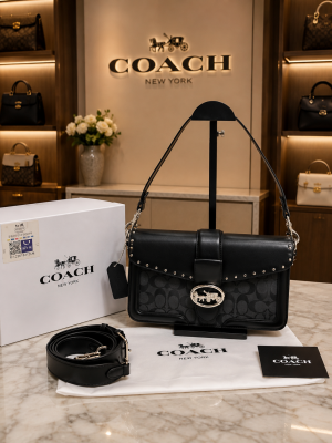 Coac georgie shoulder bag with orignal box 5106