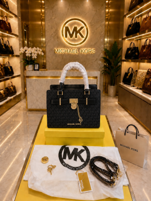 Michael Kor Mk Hamilton Stachel Bag With Box & Dust Bag Sling Belt Lock & Key 5076