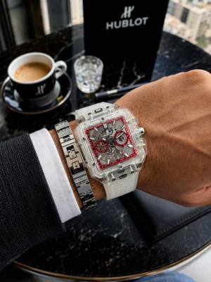 HUBLOT_TRANSPARENT_RED