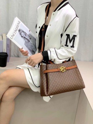 Michael kor  Jet Set monogram print shoulder bag 800