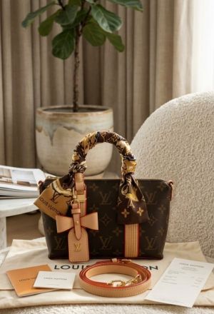 LOUI VUITTON SPEEDY WITH SCARF BOX 6647