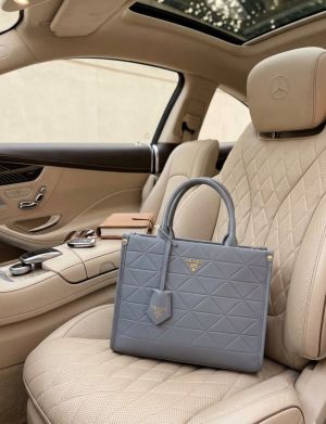 PRAD SYMBOLE TOTE WITH DUST BAG PREMIUM QUALITY 6651