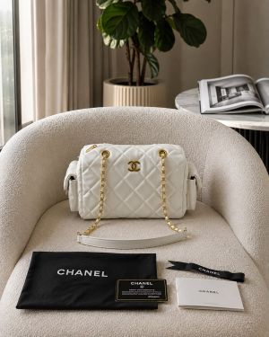 CHANE BOWLING QUILTED HANDBAG WITH BOX 6670