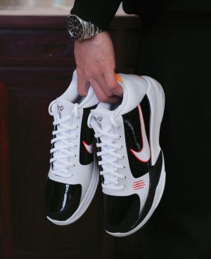 NIKKE KOBE 5 PROTRO BRUCE LEE