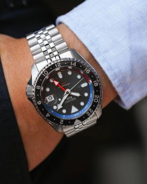 Seiko 5 Sports Japan Machine silver Black Red & blue