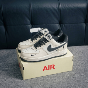 NIKKE AIRFORCE 1 BEAR
