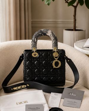 CHRISTIAN DIO LADY WITH BRAND BOX PACKING 5141