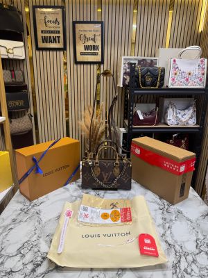 Loui Vuitton OnTheGo East West Bi-color Monogram Handbag With Double Box Packaging (Brown) (43812)