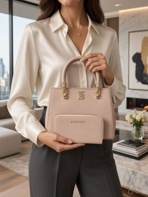 Burberr France lather mini Tote with pouch 5165